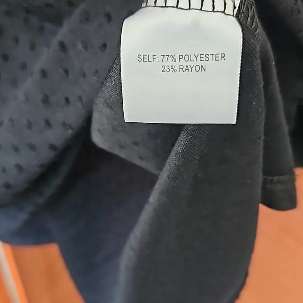 Rose + Olive ladie's black 3/4 split/buttoned sleeve blouse - size 3X NWT - Picture 6 of 8